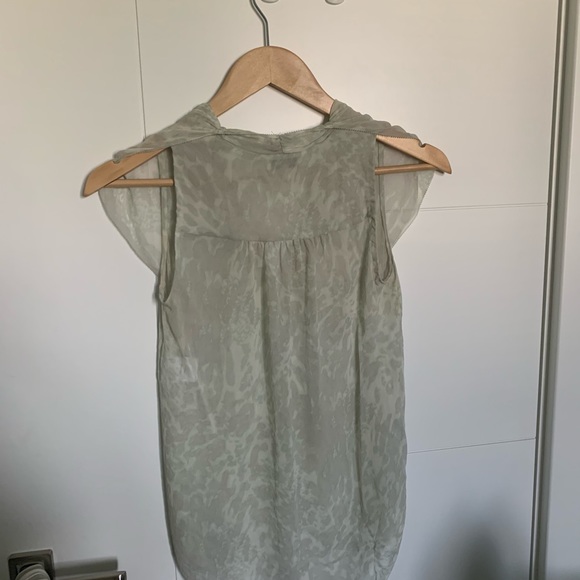 Aritzia Babaton 100% silk sleeveless blouse - Picture 6 of 6